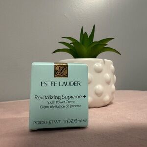 Estee Lauder Revitalizing Supreme+ Youth Power Creme - Soft Blue